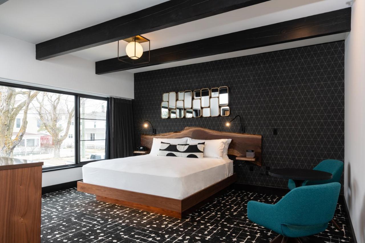 The Earl In Charlevoix Hotell Exteriör bild